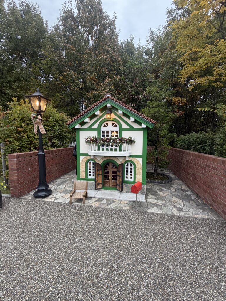 ジブリパーク,ジブリパーク回り方,ジブリパークブログ,ジブリパーク限定,青春の丘,ジブリパーク耳をすませば,地球屋,ジブリパーク猫の事務所,猫の恩返し